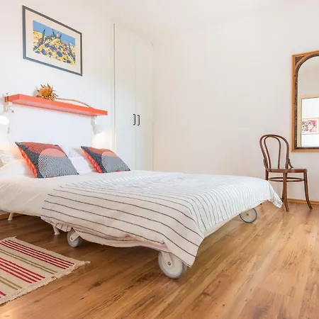 Apartment Midsummer Night's Dream