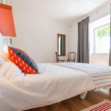 Midsummer Night's Dream Apartment *