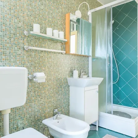 Apartment Midsummer Night's Dream